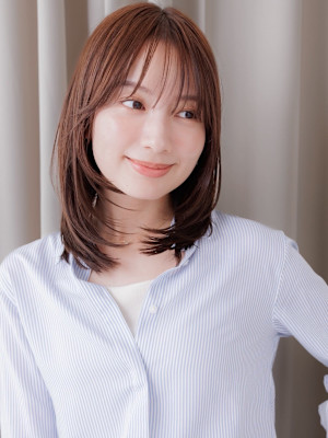 ダークブラウンワンホンレイヤーバタフライカット30代40代