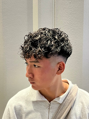 スペインカール×スキンフェード