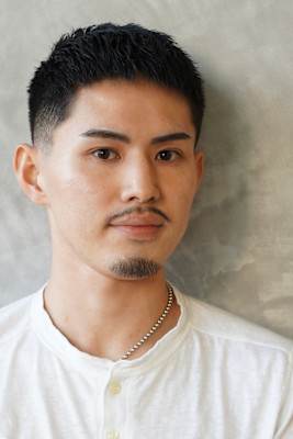 アイロンパーマ×クロップスタイル