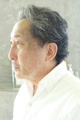 ワイルドな大人の色気が出るバックスタイル