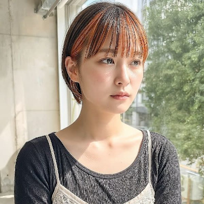 「ショートボブ×インナーカラー（オレンジハイトーン）」　