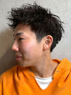 ツイスパ アップバング 束感 ショートパーマ 刈り上げ