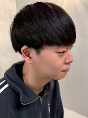 刈り上げ ツーブロックマッシュ 黒髪ショート メンズカット