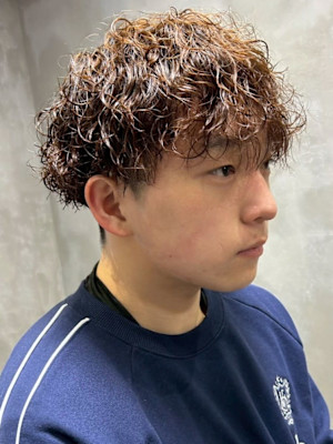 スパイラルパーマ ブラウンベージュ マッシュ メンズパーマ