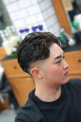 ビジネスヘア　7:3パーマ