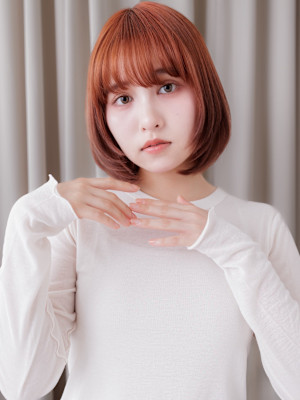 コーラルピンク顔周りレイヤーカットシャギーボブ20代30代