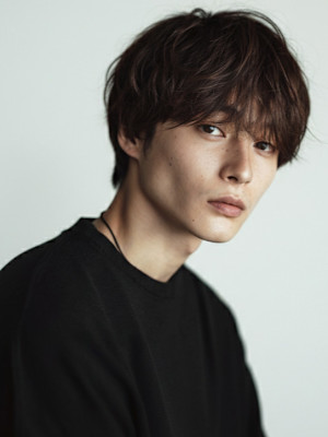 ブラウンカラー メンズカット マッシュ 無造作ヘア 20代