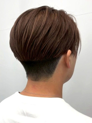 ラウンドマッシュ アッシュブラウン 刈り上げショート 20代