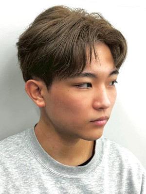 オリーブカラー ブリーチ ミニマッシュ センターパート