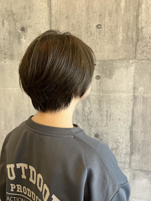 オリーブベージュ×ショートヘア«ARCH Sayaka»