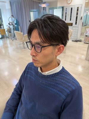 ナチュラルなセンターパートスタイル