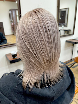 ホワイトブロンド【池袋 シェリー ブリーチ エクステ 髪質改