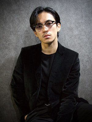 サイドパート×センターパート×ニュアンスパーマ×メンズパーマ