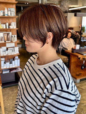 【絶壁解消◎】ハンサムショート×ハイライト