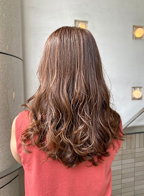 レイヤーカット・コテ巻き風パーマ
