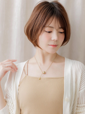 スモーキーブラウンひし形小顔ショートAラインボブ30代40代
