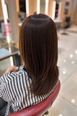 オリーブベージュ