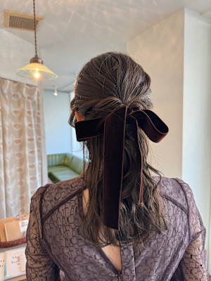 ハーフアップ×ベロアリボン