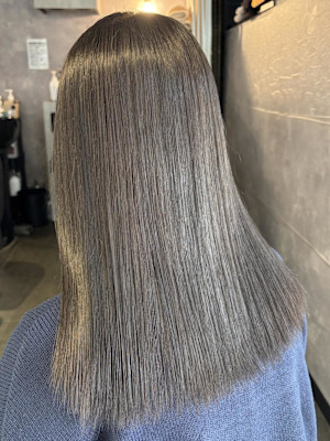 《鈴木茉奈》オリーブブラウン/アッシュ/髪質改善