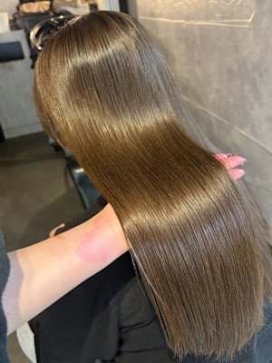 《鈴木茉奈》オリーブブラウン/ブリーチなし/透明感