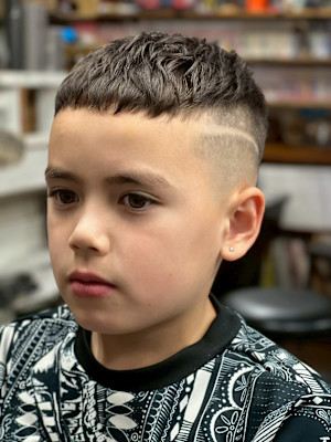 クロップスタイル＜理容室＞本厚木/海老名