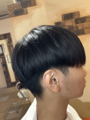 横顔も決まる！刈り上げスマートマッシュ【062スタイル】