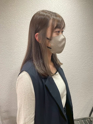 レディースミディアムスタイルインナーカラーベージュカラー