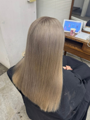 ハイトーンミルクティーベージュカラー