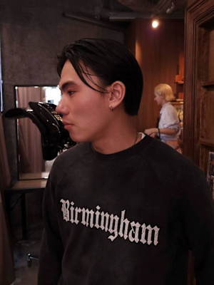 マッシュボブ　センターパート　ミニボブ