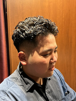 日本橋室町　日本橋　オールバックパーマ　フェードカット