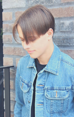 リバースセンターパート刈り上げセンターパートサーフカール