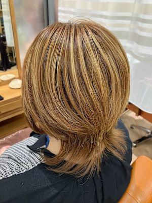 白髪ぼかしハイライト明るめ　しっかりウルフ