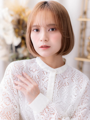 透明感ローズブラウン小顔切りっぱなしボブミルクティーブロンド