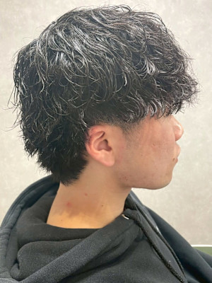 ツイスパ マッシュ メンズパーマ 黒髪 カジュアル 20代