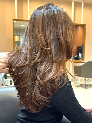 韓国ヘア 髪質改善 ベージュカラー 顔周りレイヤー 20代 