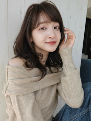 レイヤーカット 顔周りレイヤー アッシュブラウン 韓国ヘア