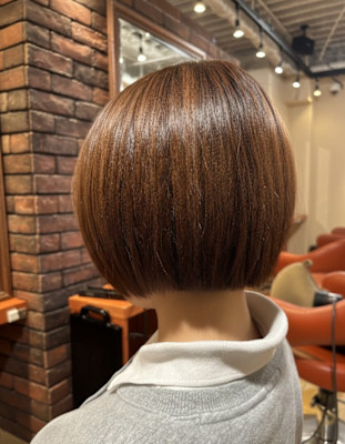 透明感溢れる！ハニーベージュのミニボブ【070スタイル】