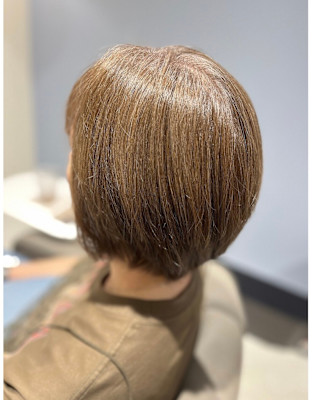 白髪ぼかしショートボブ