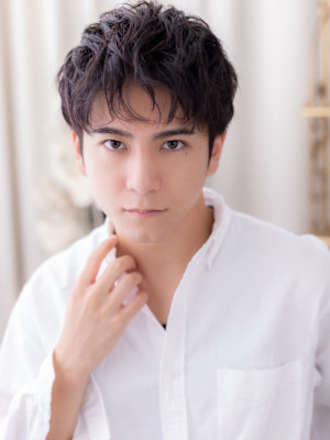 黒髪ルーズパーマ爽やかアクティブショートルーズショートパーマ