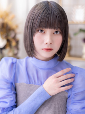 黒髪姫カット切りっぱなしミニボブレイヤー　ダークシルバー