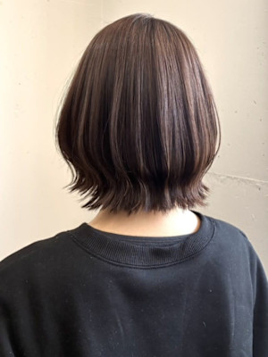 外ハネミディ ブラウンカラー  レイヤーカット 髪質改善