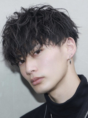 無造作前下がりマッシュ