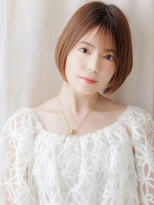 ミルクティーブロンドひし形小顔丸みショートボブ30代40代