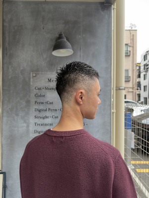 清潔感抜群！フェードカットの王道ソフトモヒカン