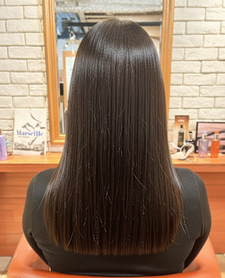 思わず触れたくなる究極のツヤ髪ストレート【079スタイル】