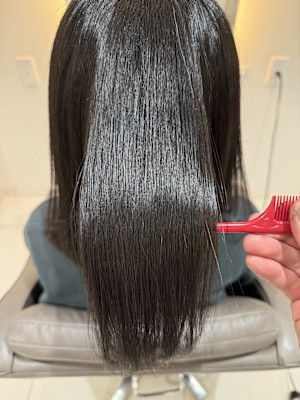 シルキートリートメントで艶髪に！