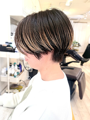 【morio成増 セリザワ】ハンサムショート 毛先ハイライト