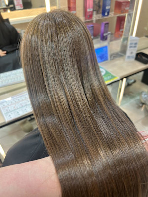 オリーブベージュ