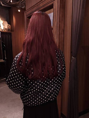 血色カラーロングヘアー