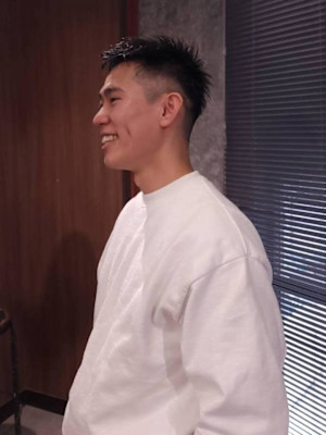 ラフな動きのショートスタイル